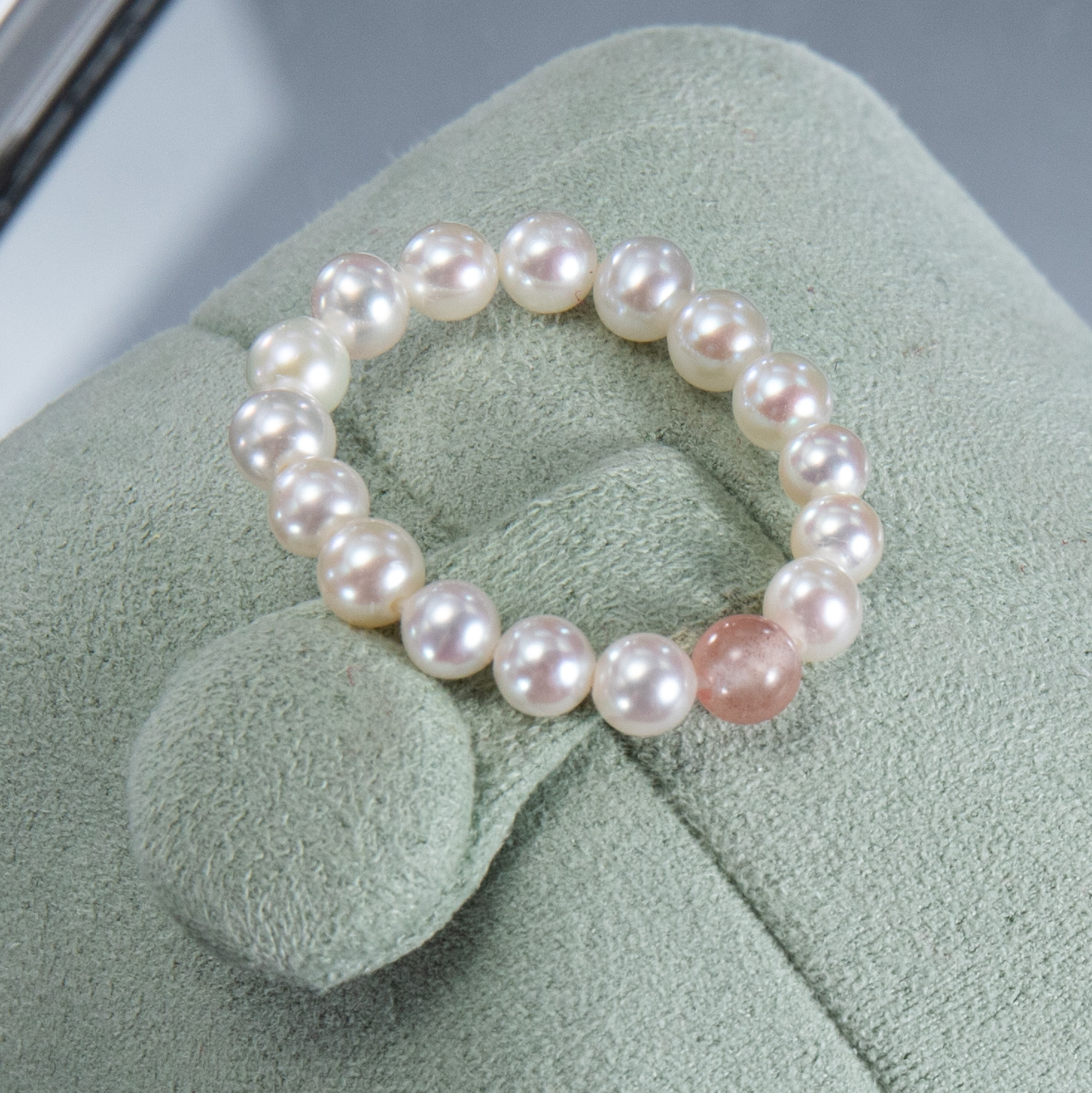 艺璨|小灯泡极光近正圆弹力绳3-4无核珍珠戒指25007