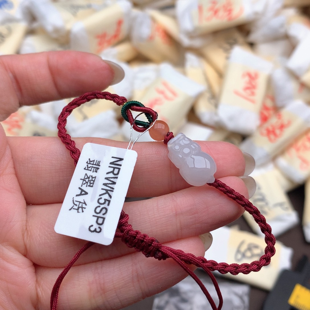 翡翠挂件未镶嵌一