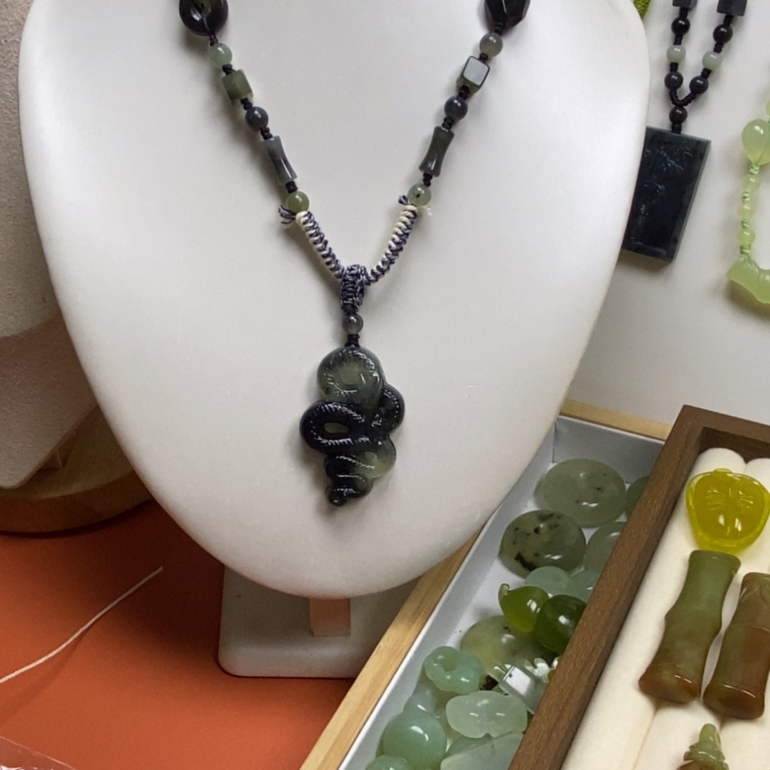 蛇纹石玉未镶嵌岫玉