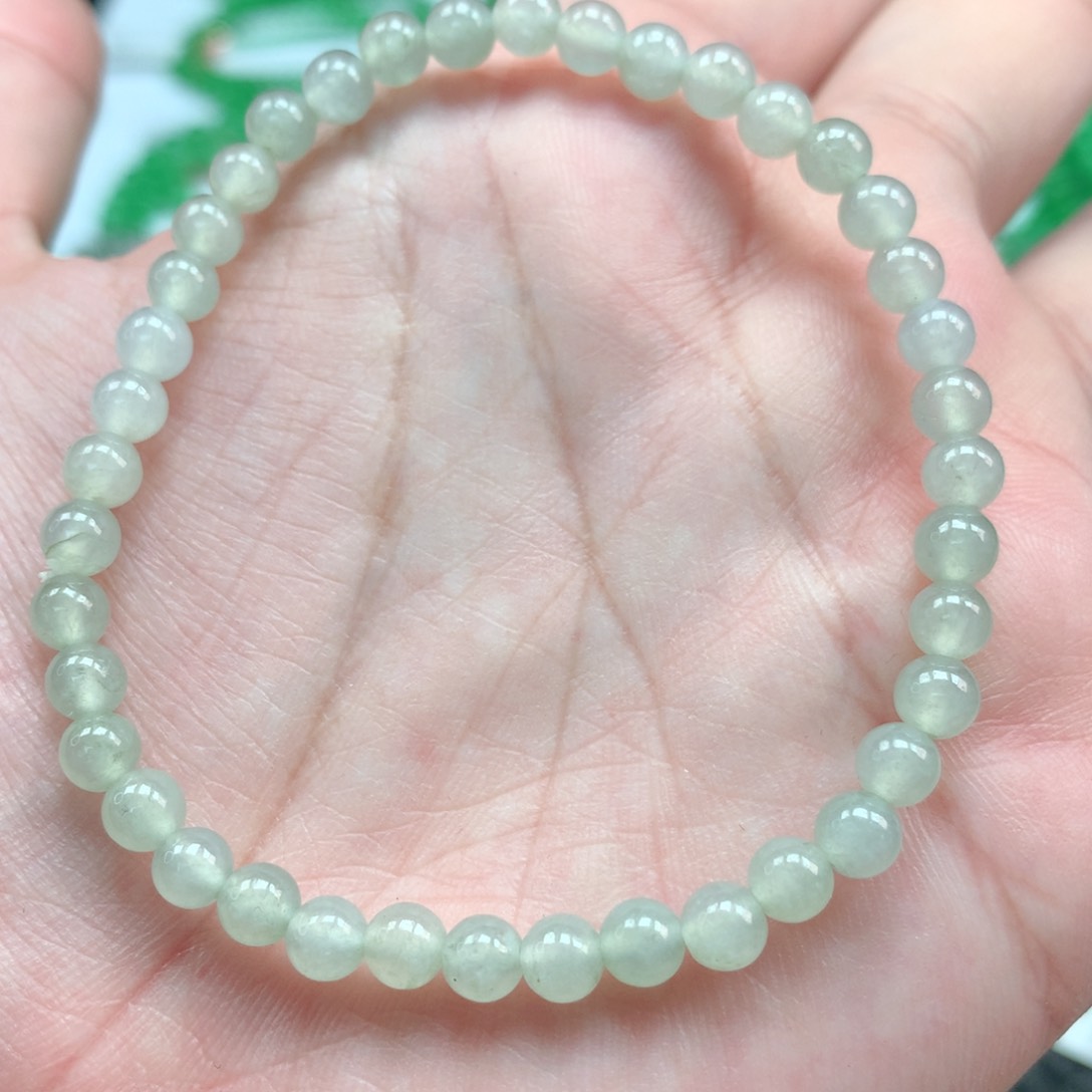 翡翠手链未镶嵌翡翠