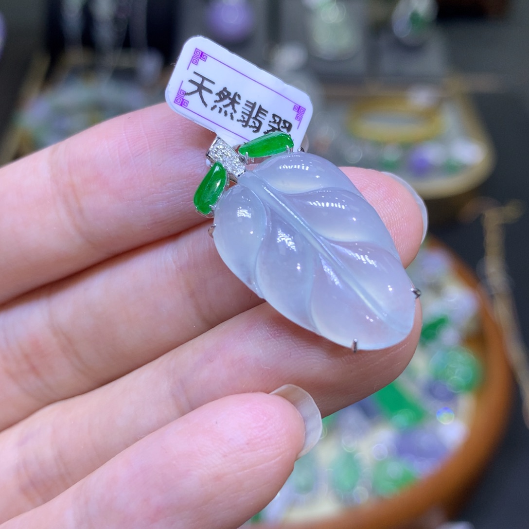 翡翠18K金镶嵌颈饰翡翠吊坠项链