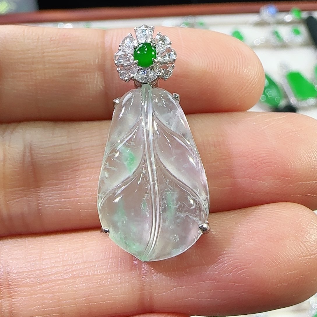 翡翠吊坠(不含链)18K金镶嵌