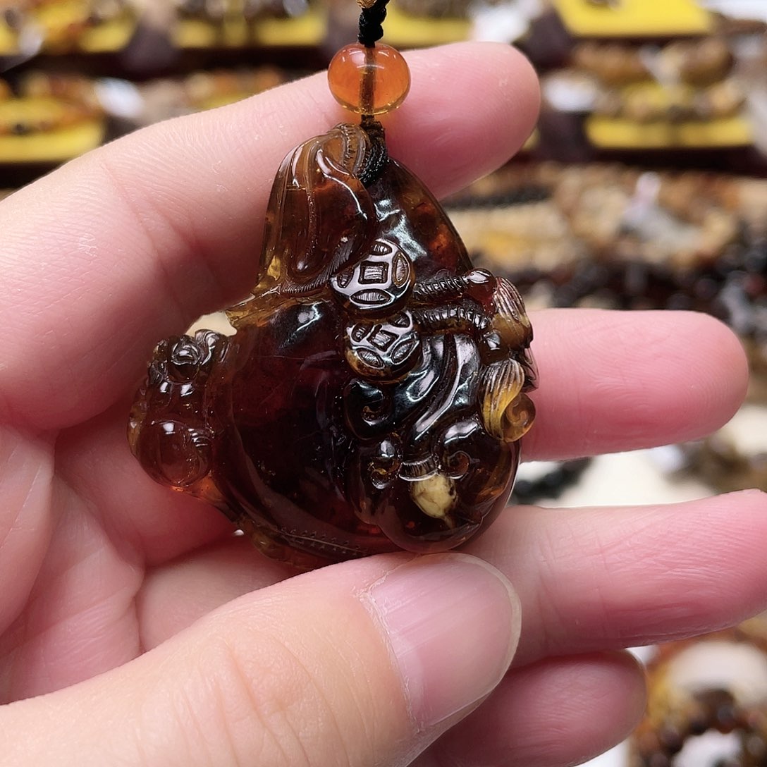 琥珀裸石未镶嵌人**茶大