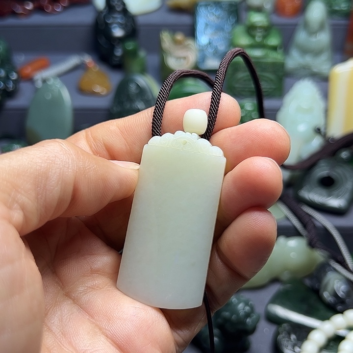 @***空和田玉（白玉）未镶嵌颈饰