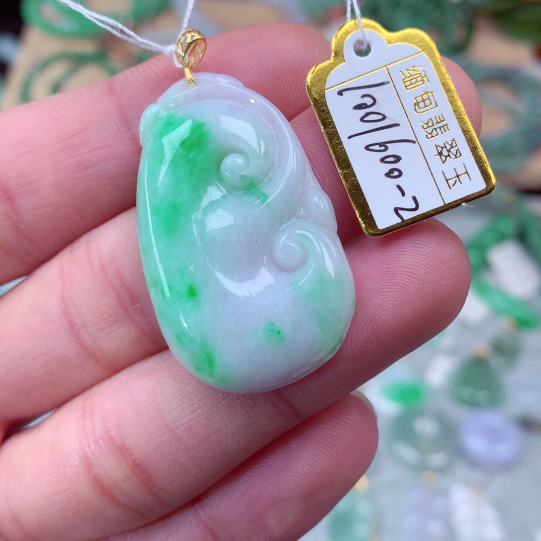 翡翠颈饰未镶嵌翡翠吊坠