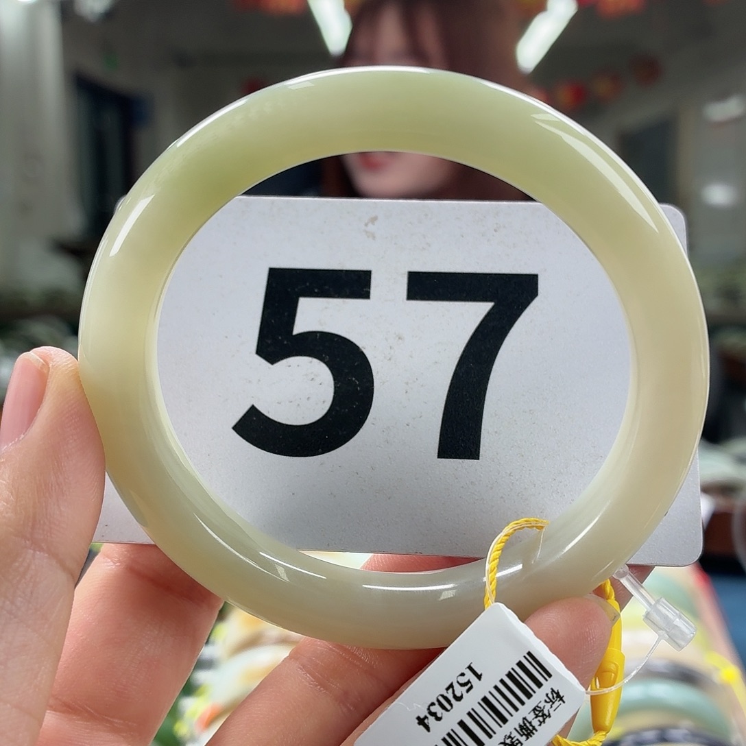 和田玉未镶嵌手镯微纹