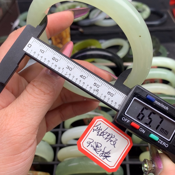 蛇纹石玉手镯未镶嵌606