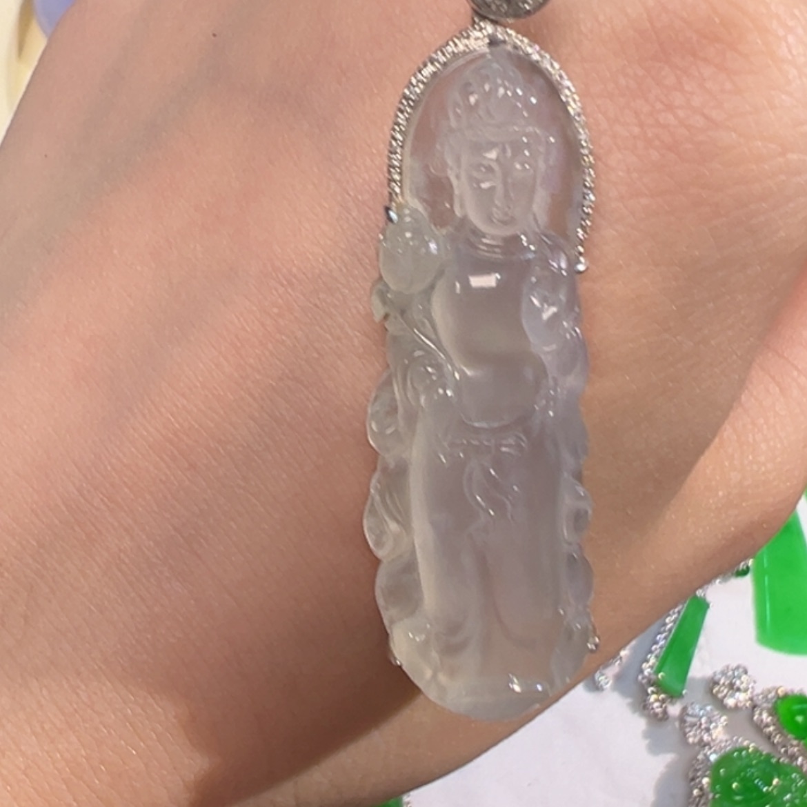 【闪购商品】翡翠吊坠(不含链)18K金镶嵌缅甸翡翠观音