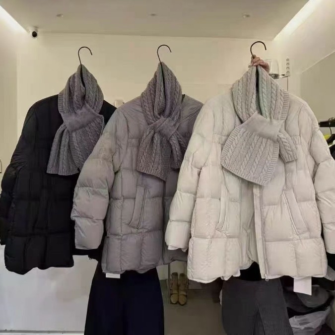 韩系配针织围巾圆领中长款宽松白鸭绒女冬季时尚保暖外套