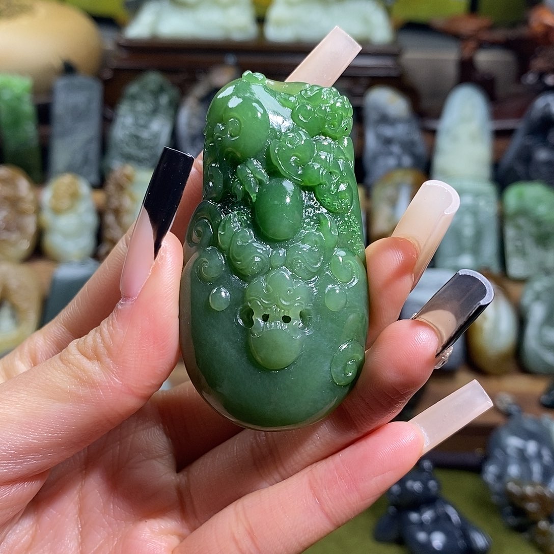 颈饰未镶嵌和田玉