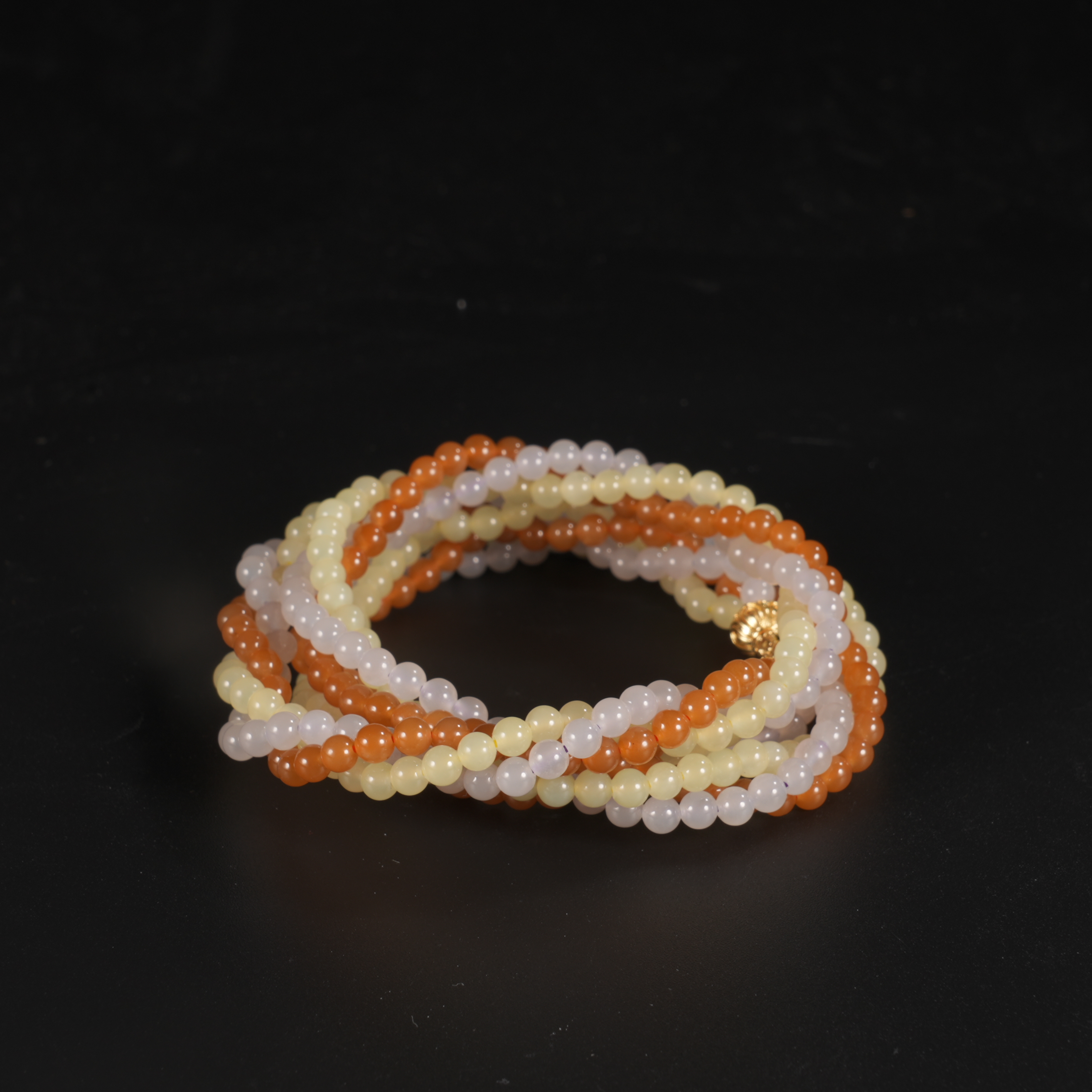 lot45老坑和田玉三色圆珠项链（珠径4mm）/保利拍卖