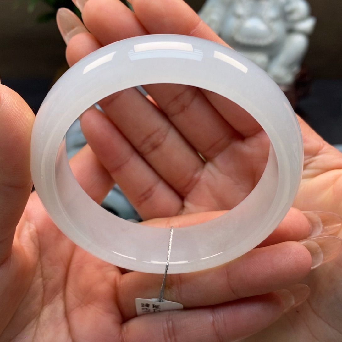 翡翠手镯未镶嵌天然