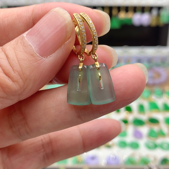 翡翠18K金镶嵌耳饰