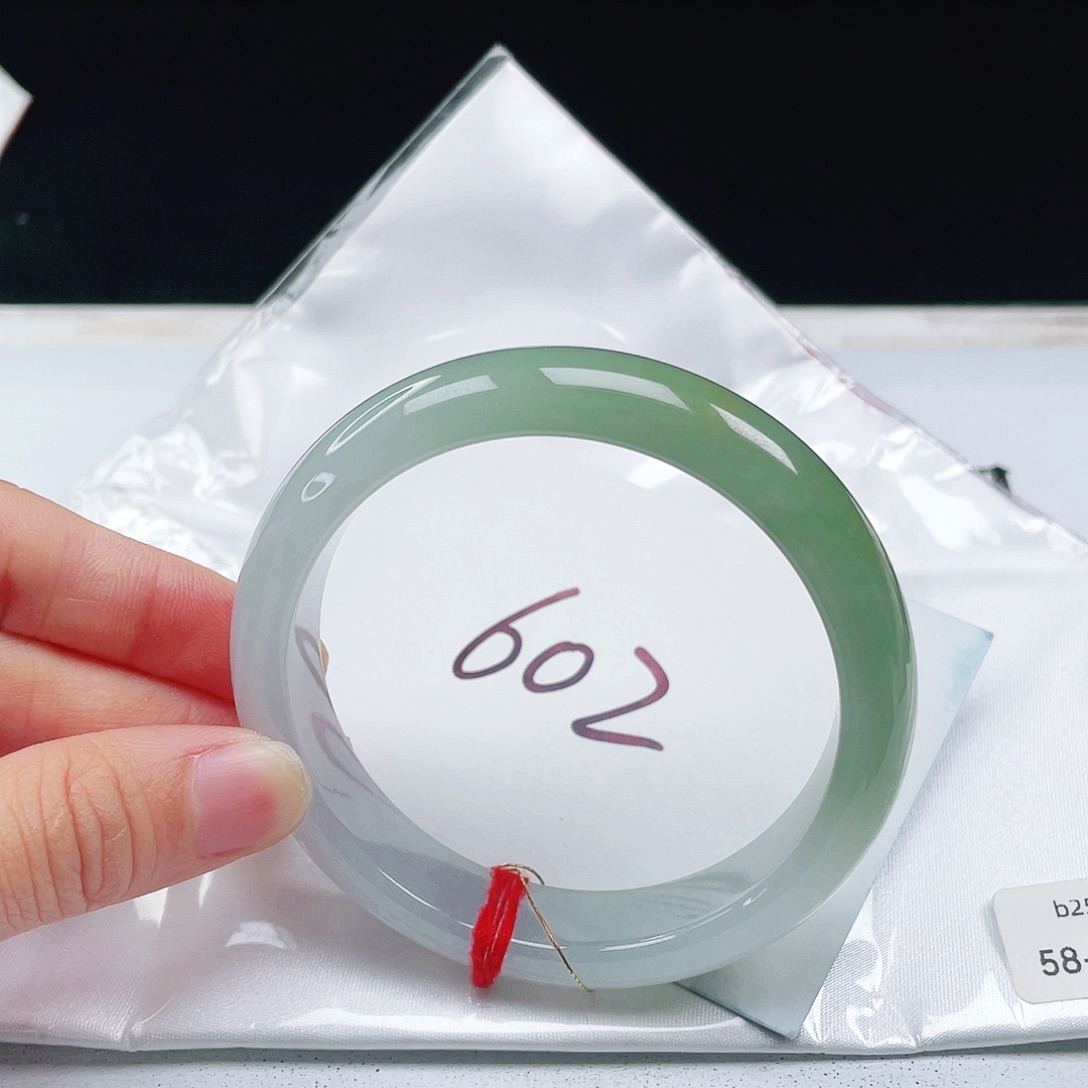 翡翠未镶嵌手镯58正圈