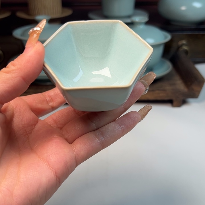 瓷片一级品哈哈哈哈哈哈