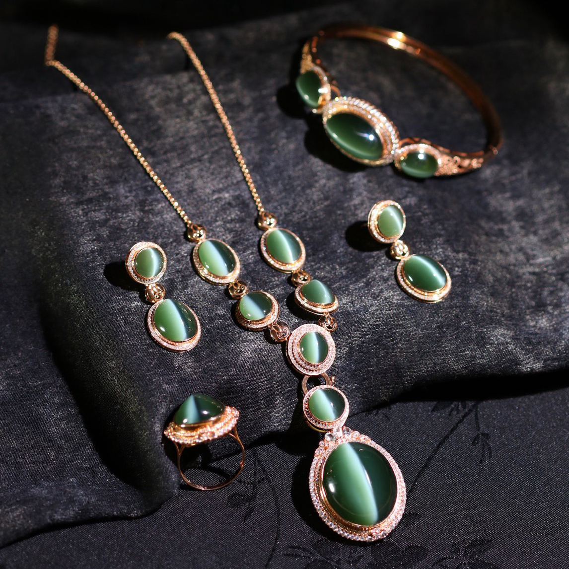 和田玉俄碧碧玉猫眼套装 AZ