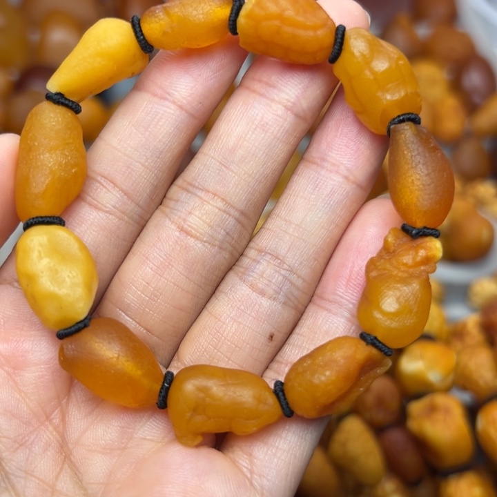 琥珀未镶嵌裸石天然蜜蜡