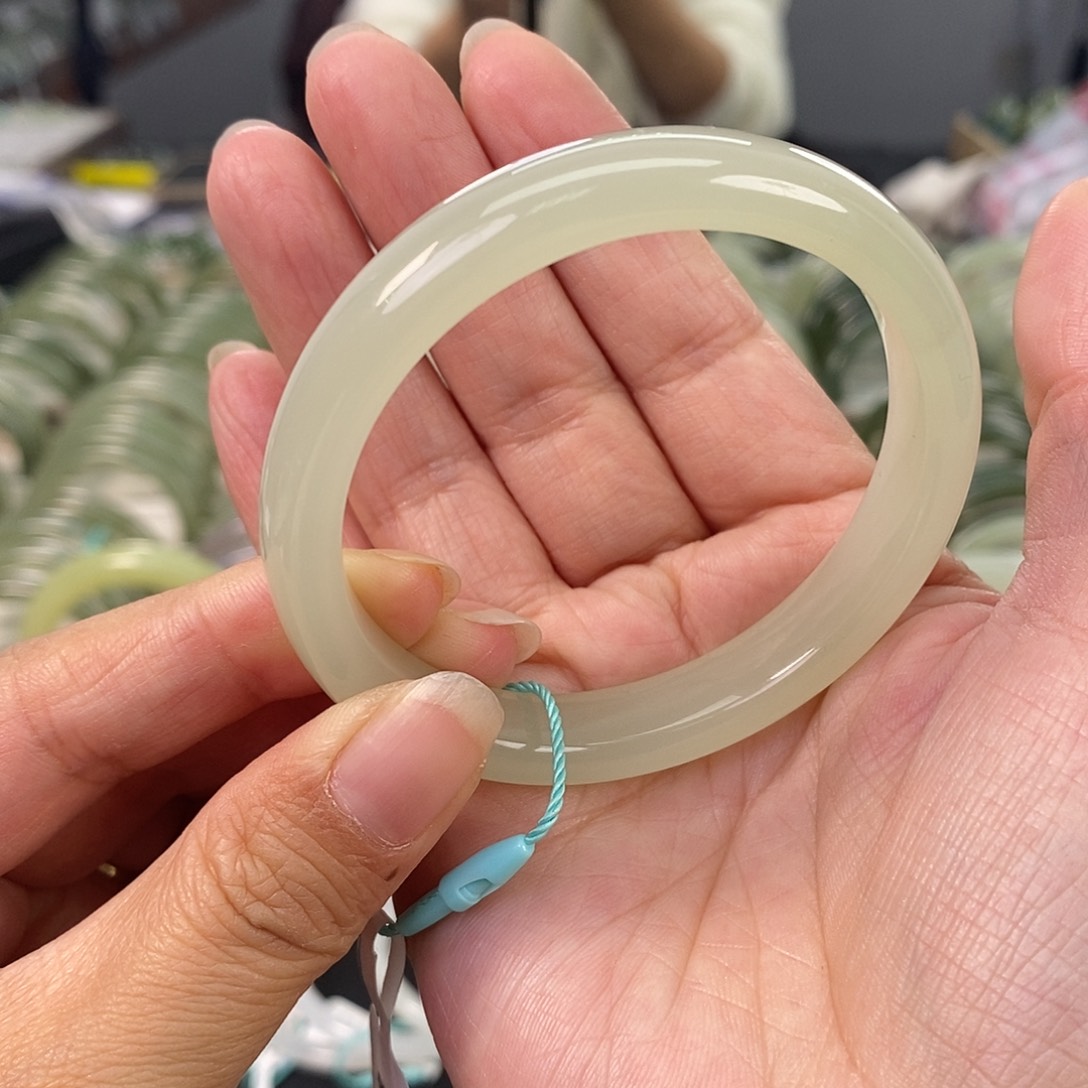 和田玉和田玉手镯54未镶嵌