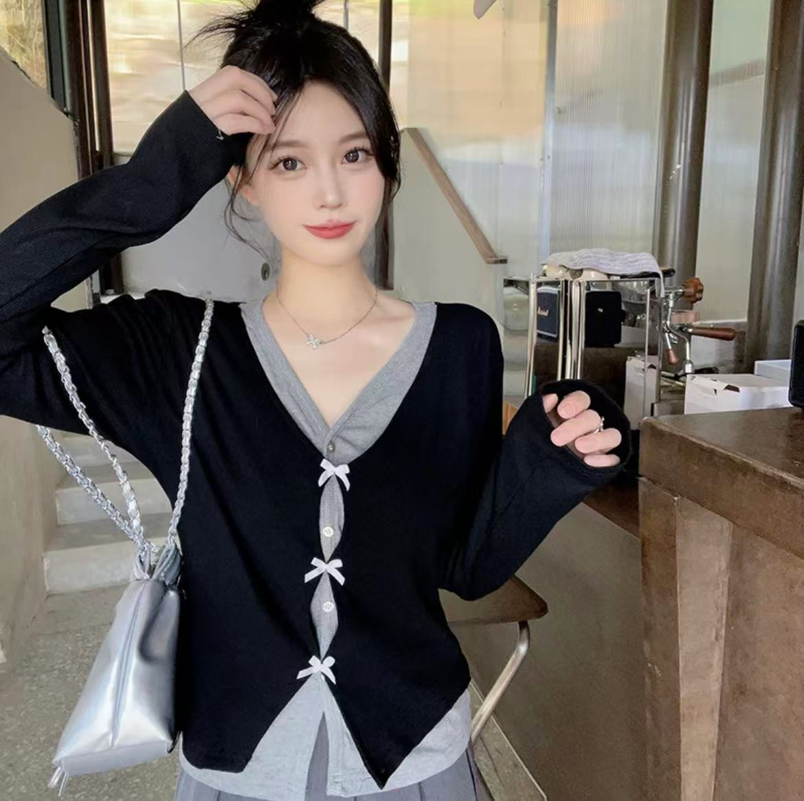 假两件遮肉V领长袖套头上衣女装新款时髦修身显瘦针织衫014