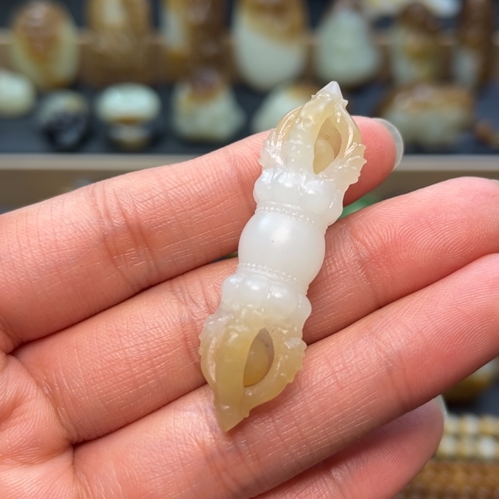 和田玉（糖玉）颈饰未镶嵌定制
