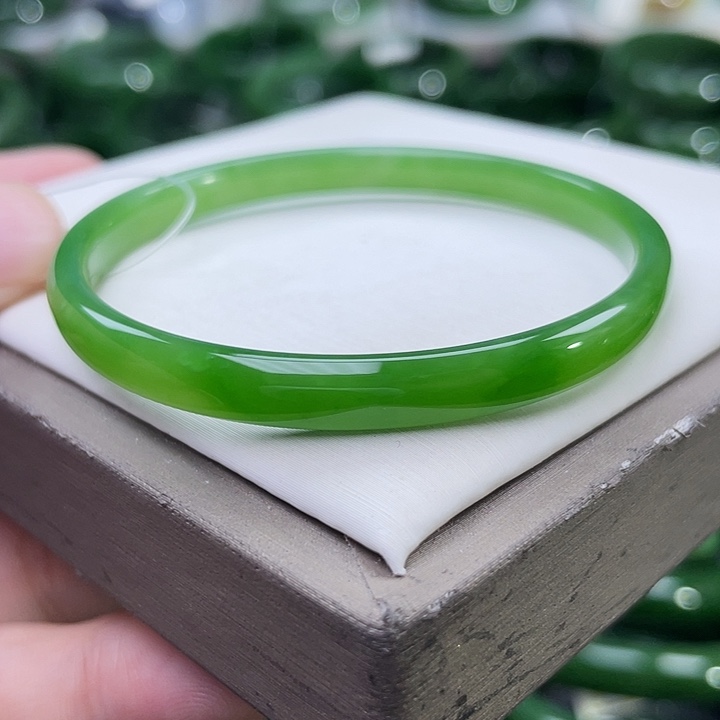 未镶嵌手镯和田玉（碧玉）
