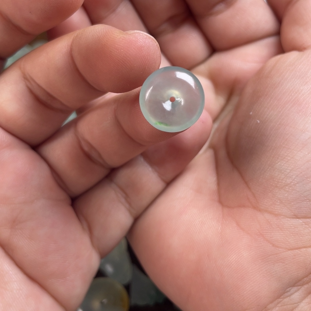 定制翡翠未镶嵌平安扣