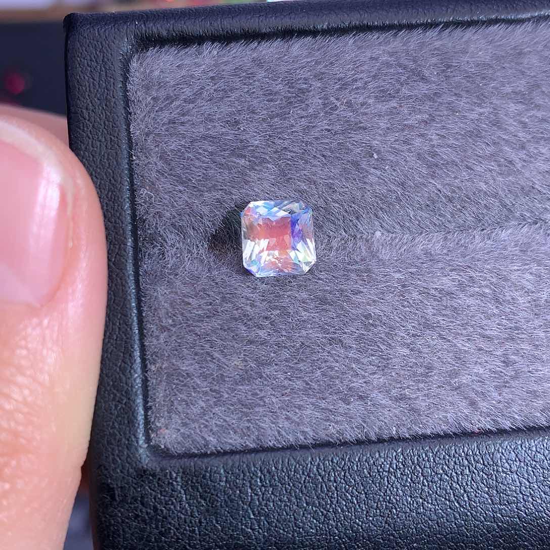 月光石裸石未镶嵌1.37ct
