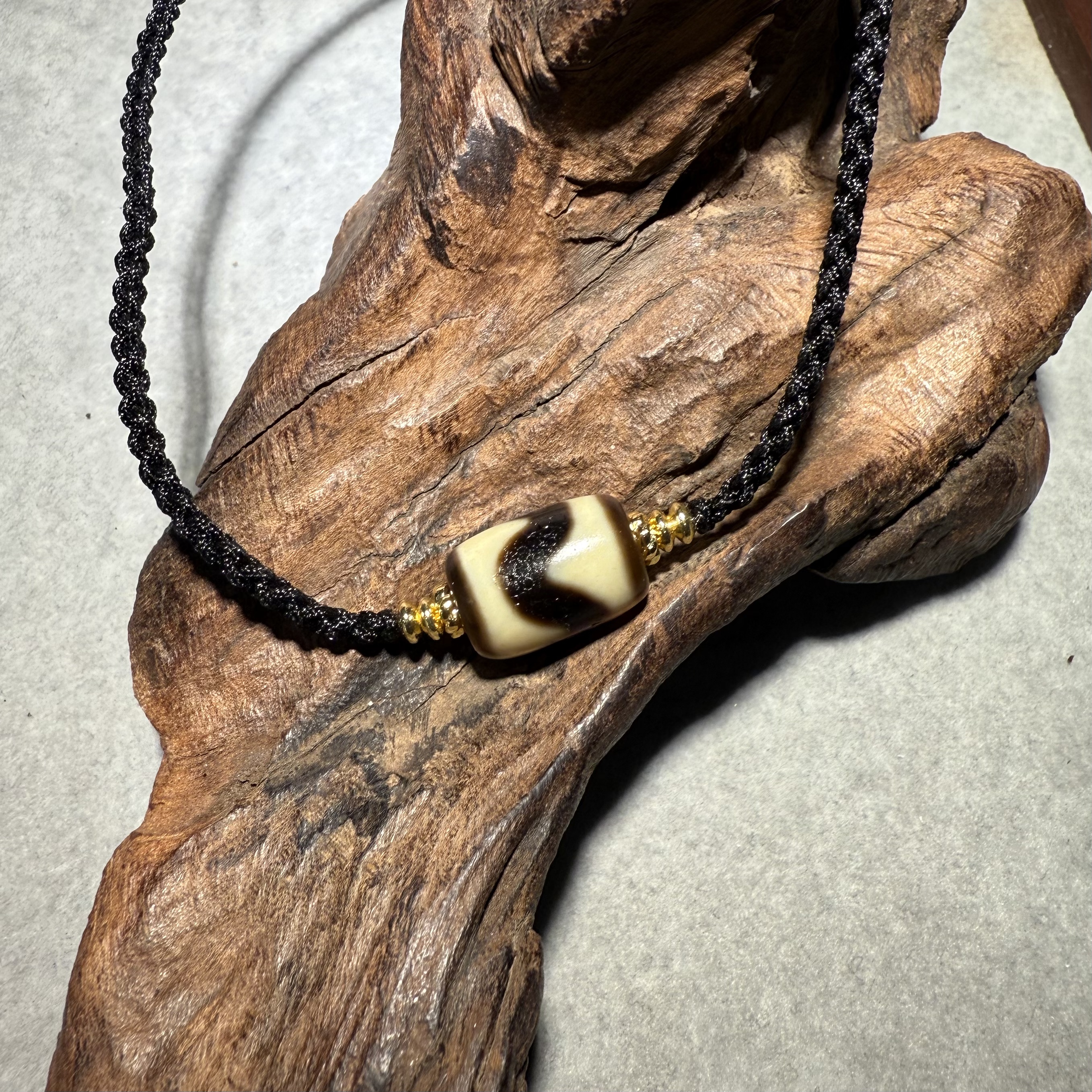 玛瑙/铜配件老料虎牙锁骨链多形性发其一（TZXL-02）