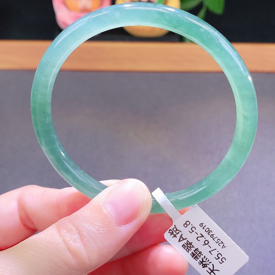 翡翠未镶嵌手镯天然翡翠