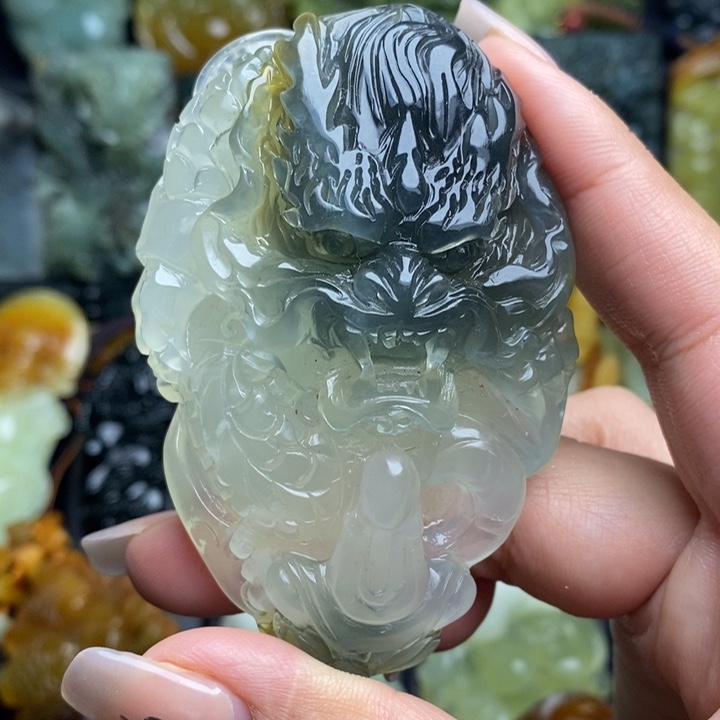 二***娃蛇纹石玉未镶嵌颈饰