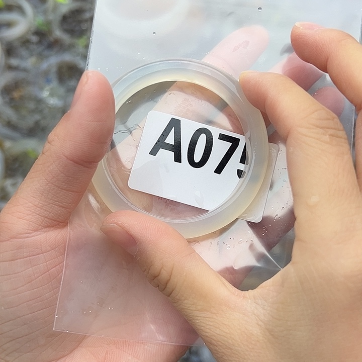 南***光玛瑙/玉髓未镶嵌手镯075