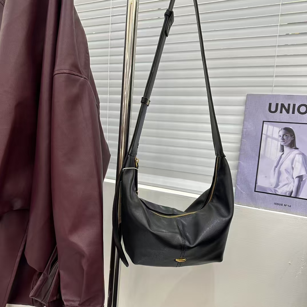 7167 简约风 中性风 拉链 单根 单肩斜挎包 饺子包 百搭ins女士包