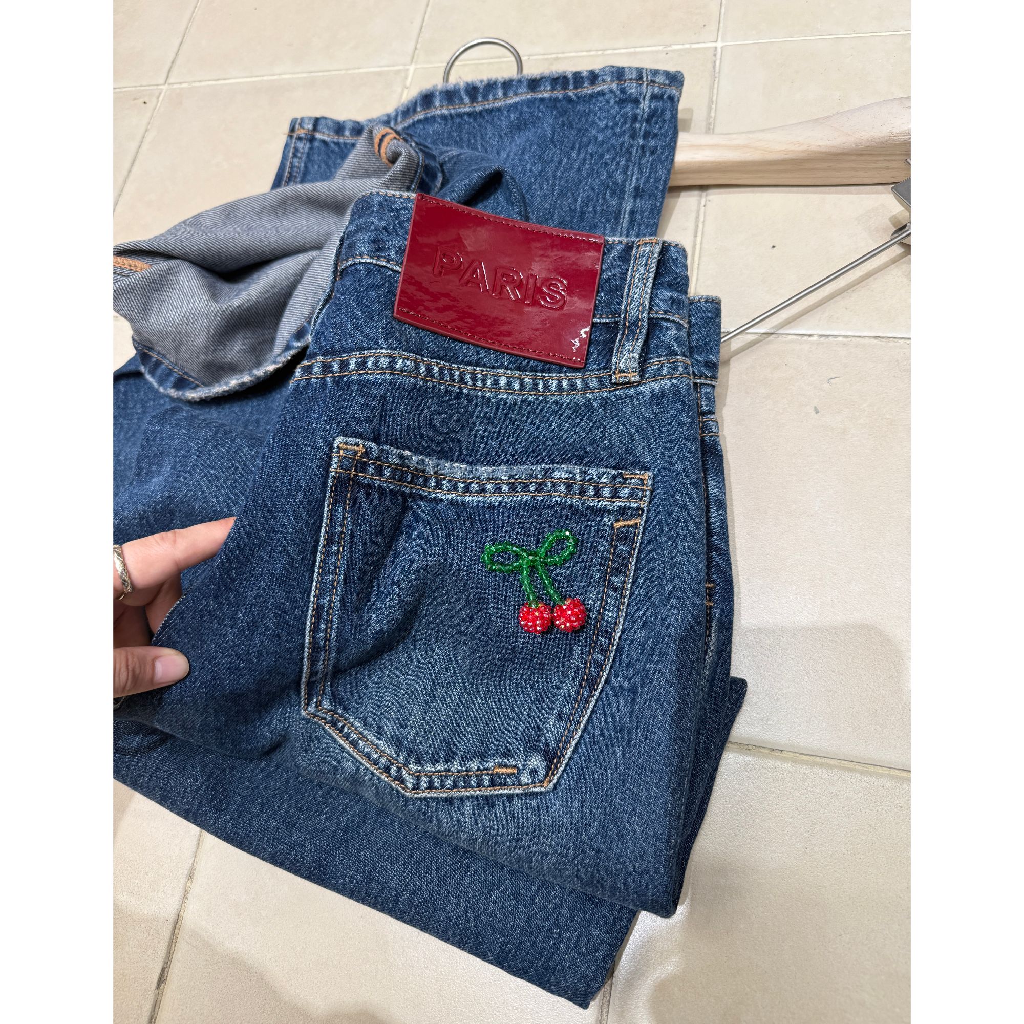 M1450 大直筒！裤长101 红色钉珠小樱桃蓝色阔腿牛仔裤 款号VE357