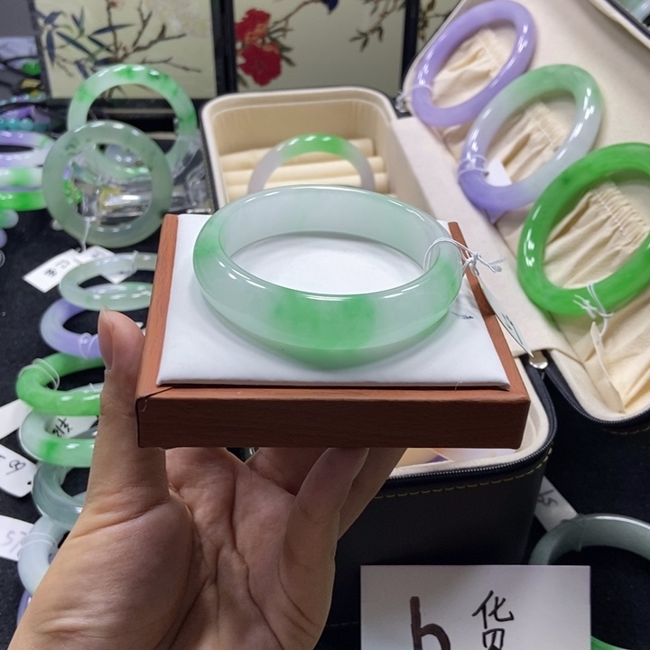 苏***苏非金属59/60手镯圈口