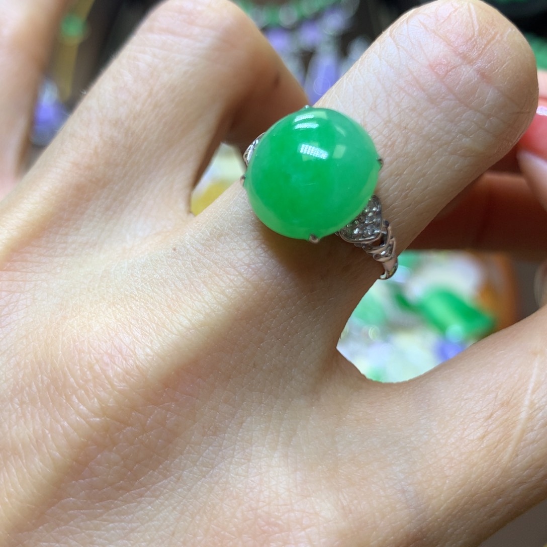 【闪购商品】翡翠颈饰18K金镶嵌翡翠