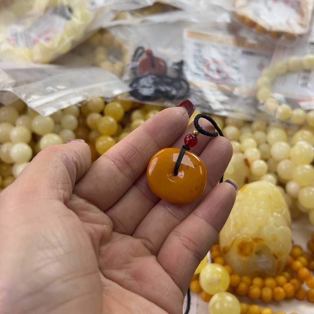 琥珀珠宝奇石未镶嵌