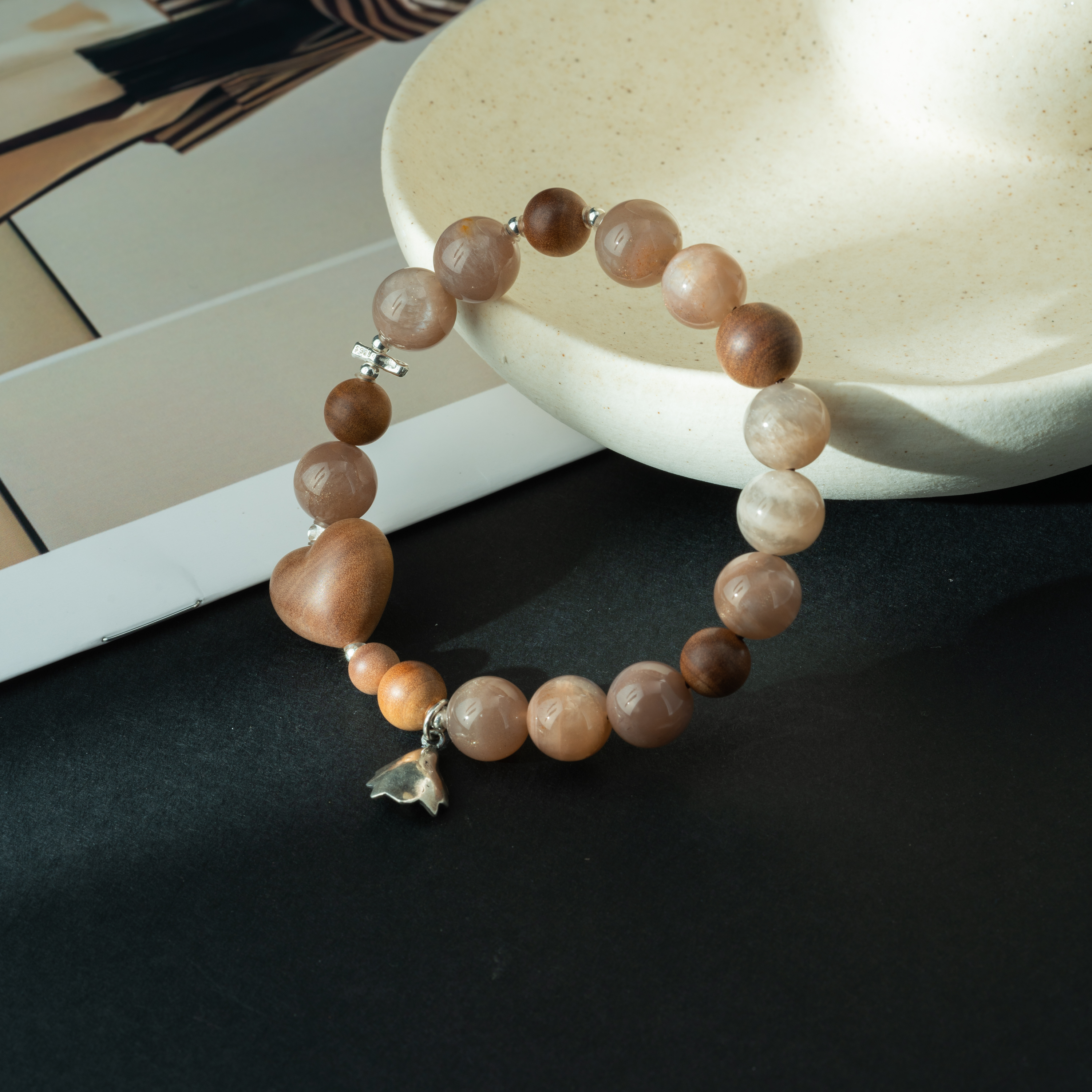 【暖暖】长石横纹老料老山檀爱心单圈手串