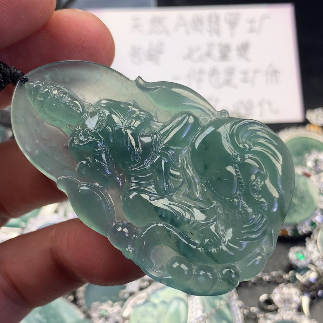 翡翠颈饰未镶嵌普贤