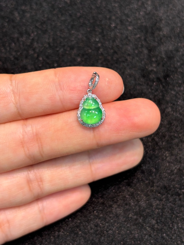 天然缅甸翡翠18k金镶嵌阳绿起光葫芦万能扣提溜吊坠