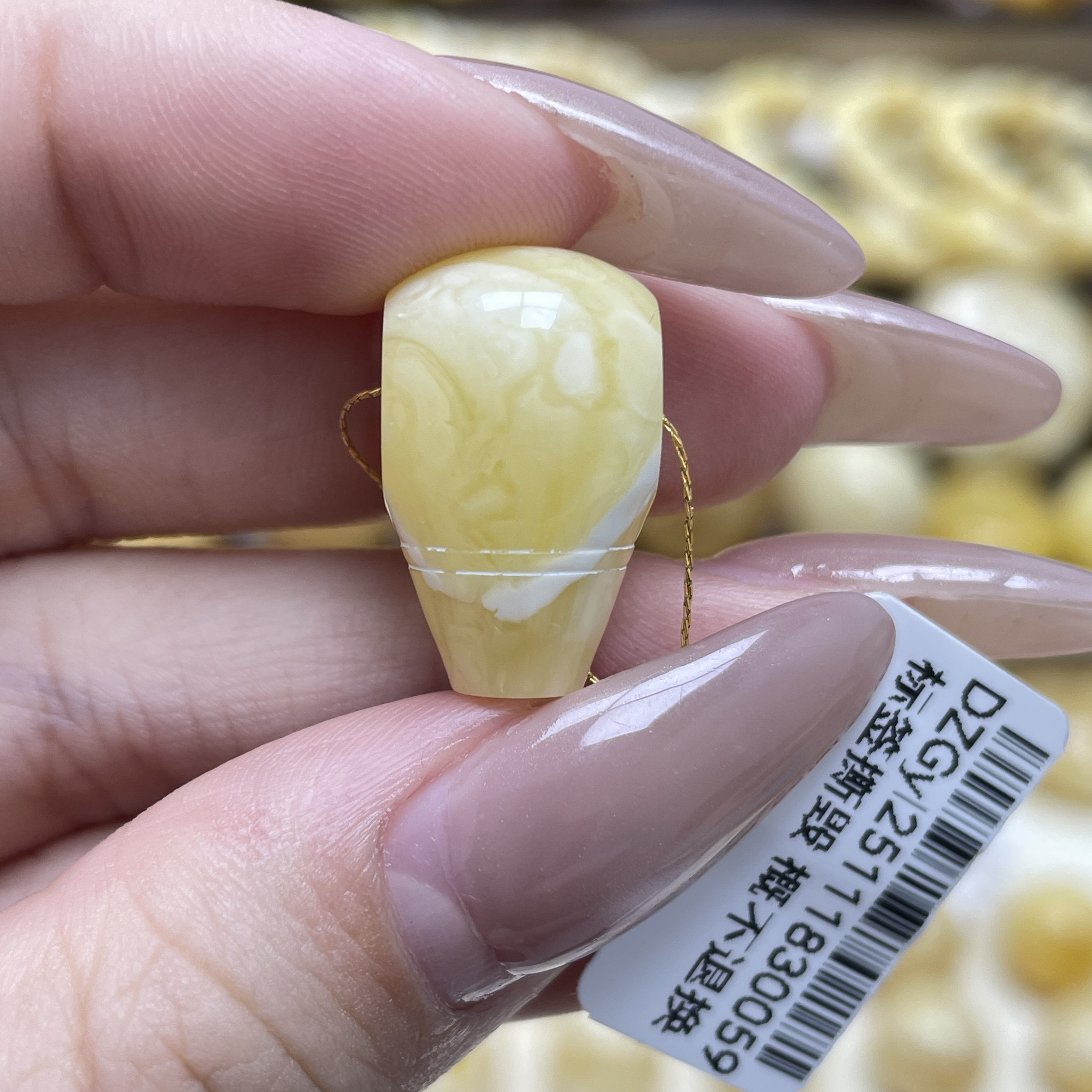 段掌柜臻选·12.2*20mm天然原矿蜜蜡浓蜡金瓷白妖花三通皮色