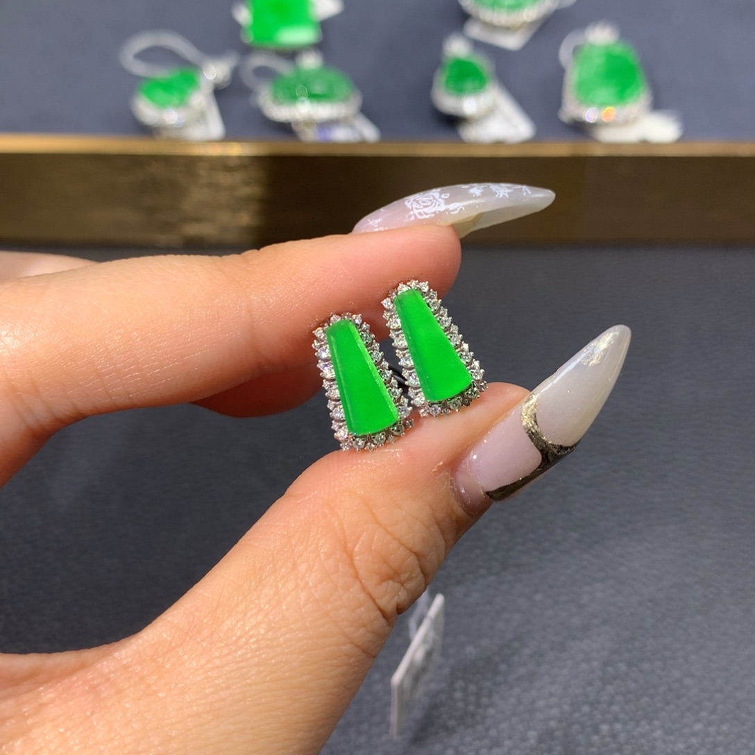 翡翠耳饰18K金镶嵌翡翠