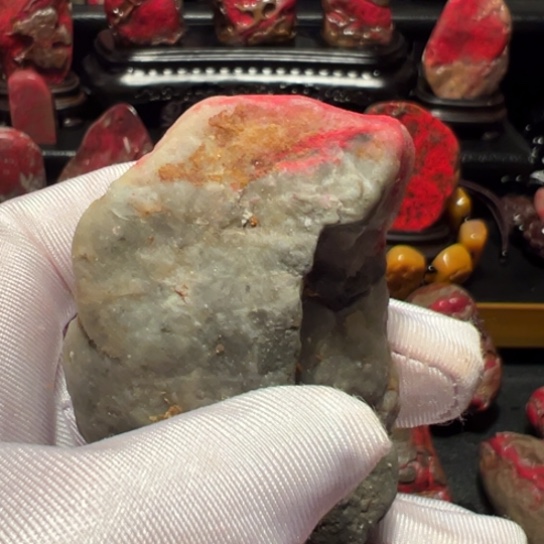 牛***一昌化鸡血石原石手把