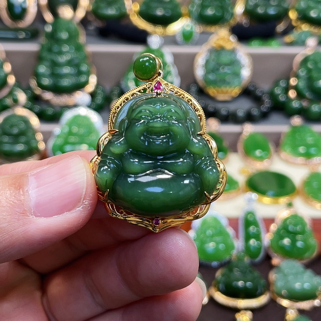 和田玉（碧玉）颈饰18K金镶嵌佛公30mm