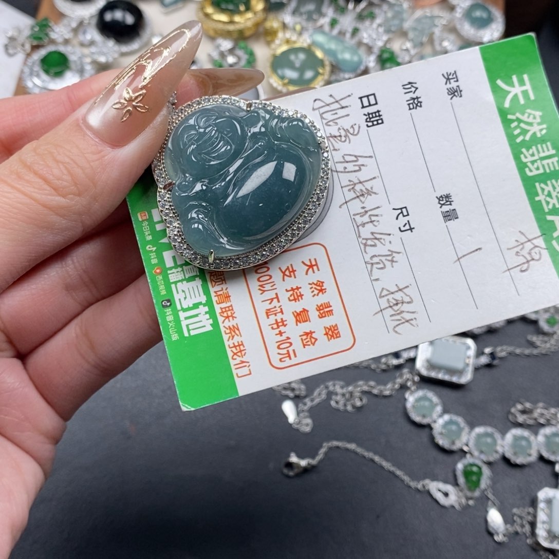翡翠颈饰未镶嵌翡翠