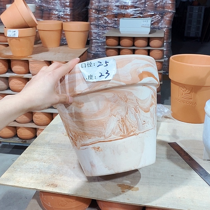 红陶玛奇朵25×23一个   