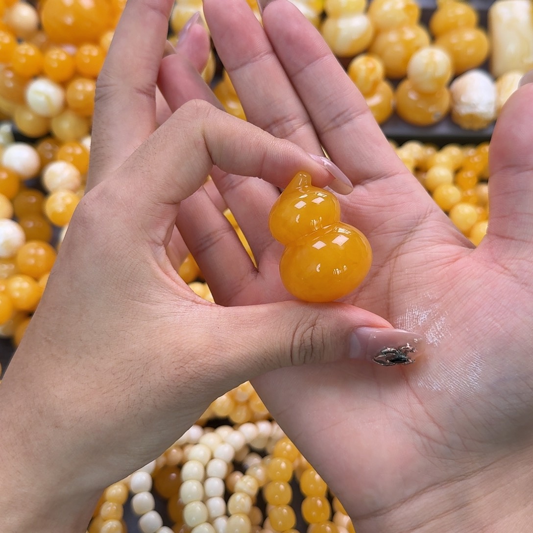 蜜蜡未镶嵌珠宝奇石17.6g