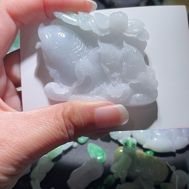 颈饰未镶嵌翡翠　天