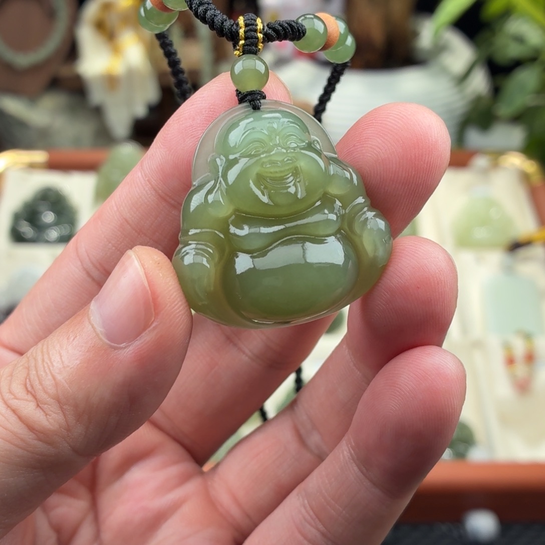 厚***物和田玉未镶嵌颈饰