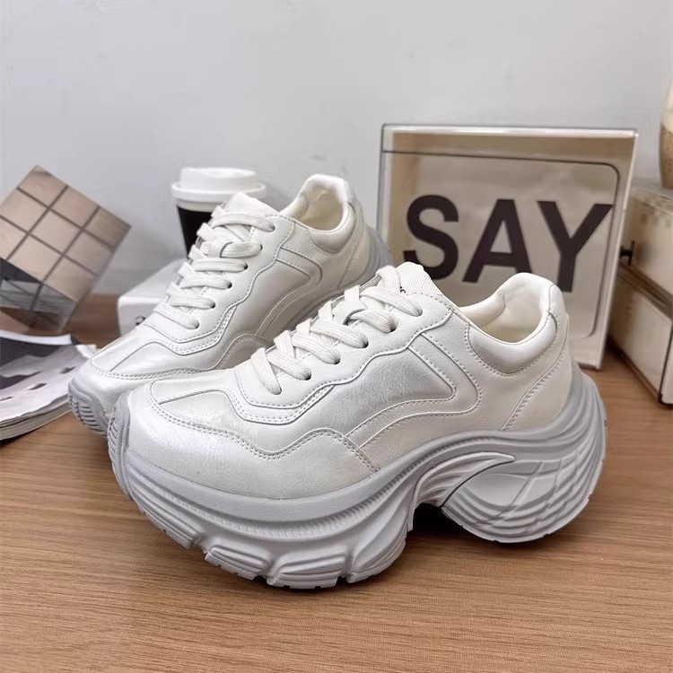 2025早春韩版新款时尚百搭厚底增高小个子女生老爹休闲运动鞋