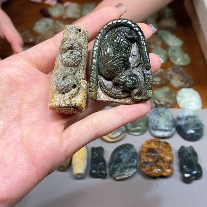 岫岩河磨玉（透闪石质玉）颈饰未镶嵌苦**啡